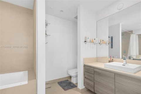 Condominio en venta en Miami, Florida, 1 dormitorio, 100.15 m2 № 2002593 - foto 20