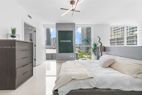 Condominio en venta en Miami, Florida, 1 dormitorio, 100.15 m2 № 2002593 - foto 17