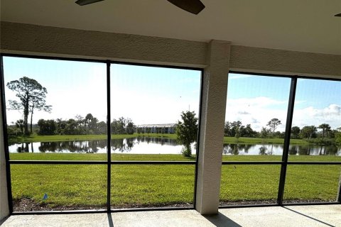 Townhouse in WELLEN PARK in Venice, Florida 3 bedrooms, 161.74 sq.m. № 2201782 - photo 2