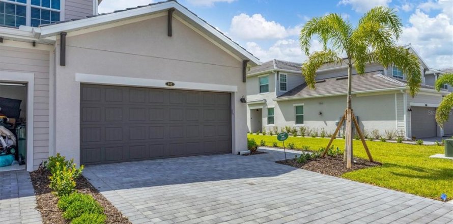 Townhouse in WELLEN PARK in Venice, Florida 3 bedrooms, 161.74 sq.m. № 2201782
