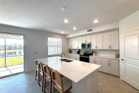 Townhouse in WELLEN PARK in Venice, Florida 3 bedrooms, 161.74 sq.m. № 2201782 - photo 3