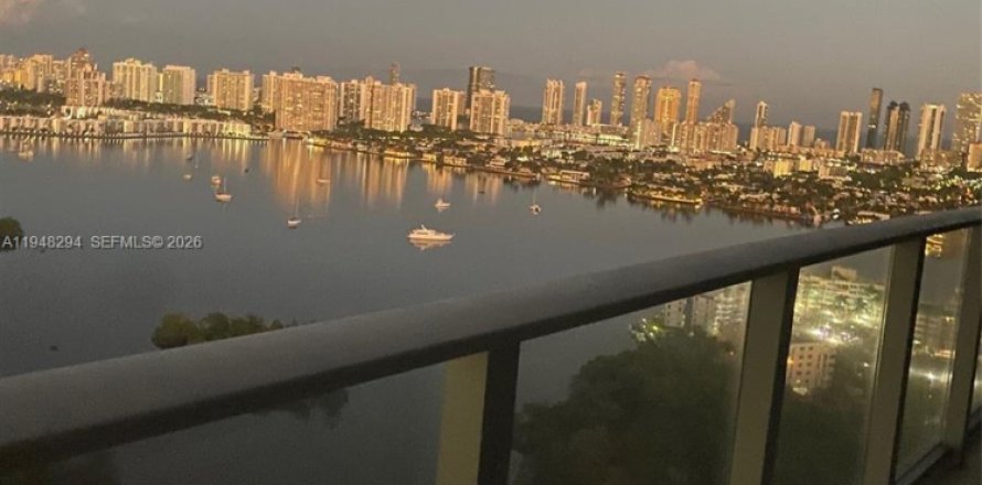 Condo à North Miami Beach, Floride, 2 chambres  № 2004339