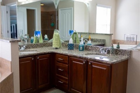 House in Port Charlotte, Florida 3 bedrooms, 198.72 sq.m. № 2103024 - photo 22