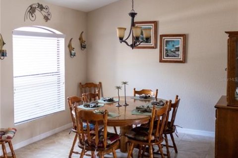House in Port Charlotte, Florida 3 bedrooms, 198.72 sq.m. № 2103024 - photo 2