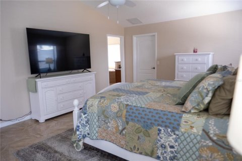 House in Port Charlotte, Florida 3 bedrooms, 198.72 sq.m. № 2103024 - photo 9
