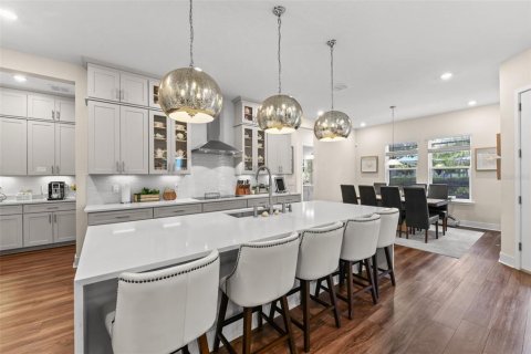 House in Orlando, Florida 5 bedrooms, 373 sq.m. № 2211941 - photo 29