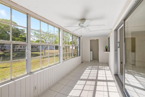 Copropriété à vendre à Miami, Floride: 1 chambre, 89.19 m2 № 1698552 - photo 16