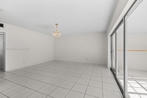 Copropriété à vendre à Miami, Floride: 1 chambre, 89.19 m2 № 1698552 - photo 6