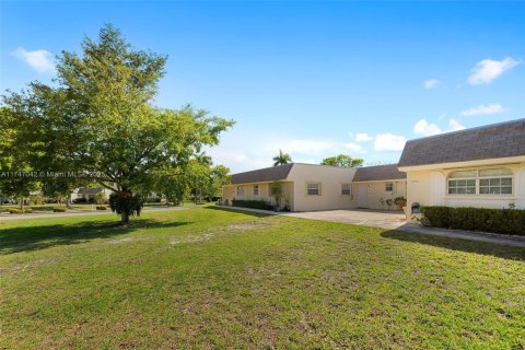 Copropriété à vendre à Miami, Floride: 1 chambre, 89.19 m2 № 1698552 - photo 1
