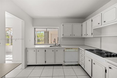 Copropriété à vendre à Miami, Floride: 1 chambre, 89.19 m2 № 1698552 - photo 11