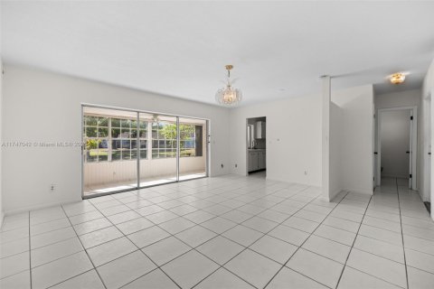Copropriété à vendre à Miami, Floride: 1 chambre, 89.19 m2 № 1698552 - photo 4