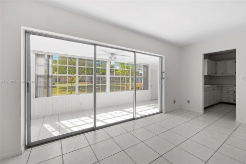 Copropriété à vendre à Miami, Floride: 1 chambre, 89.19 m2 № 1698552 - photo 5
