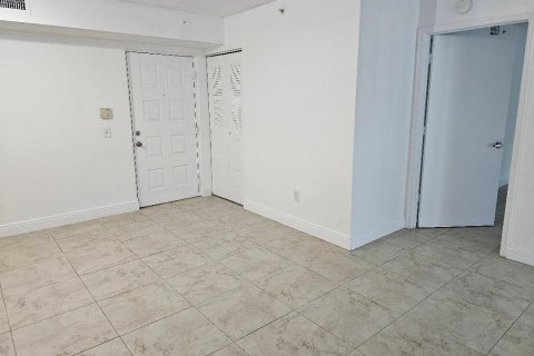 Copropriété à louer à Hollywood, Floride: 3 chambres, 100.71 m2 № 2275853 - photo 3