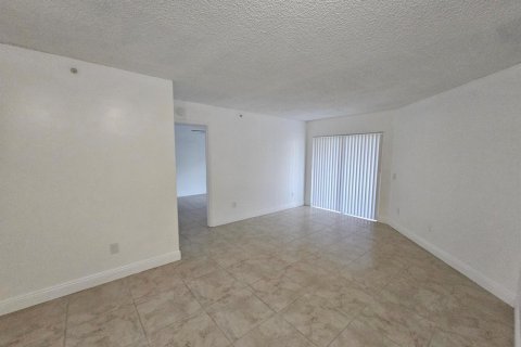 Copropriété à louer à Hollywood, Floride: 3 chambres, 100.71 m2 № 2275853 - photo 4