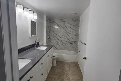 Copropriété à louer à Hollywood, Floride: 3 chambres, 100.71 m2 № 2275853 - photo 2