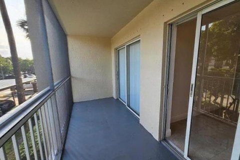 Copropriété à louer à Hollywood, Floride: 3 chambres, 100.71 m2 № 2275853 - photo 19