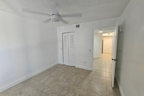 Copropriété à louer à Hollywood, Floride: 3 chambres, 100.71 m2 № 2275853 - photo 10