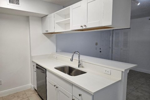 Copropriété à louer à Hollywood, Floride: 3 chambres, 100.71 m2 № 2275853 - photo 6