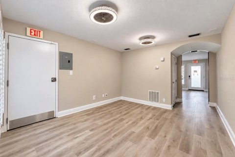 Immobilier commercial à louer à Orlando, Floride: 74.32 m2 № 2314292 - photo 11