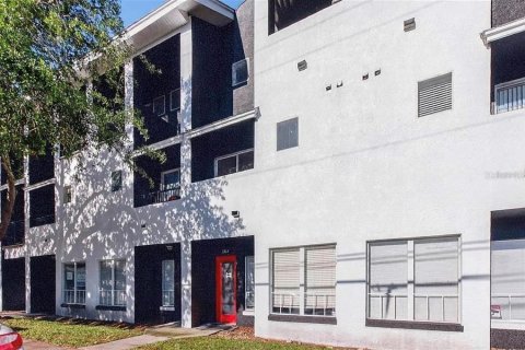 Immobilier commercial à louer à Orlando, Floride: 74.32 m2 № 2314292 - photo 2