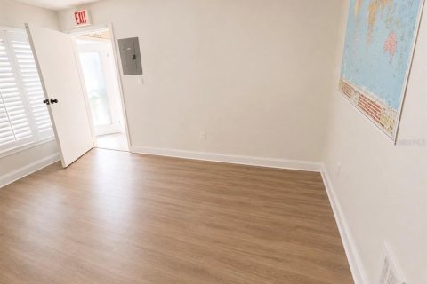 Immobilier commercial à louer à Orlando, Floride: 74.32 m2 № 2314292 - photo 8