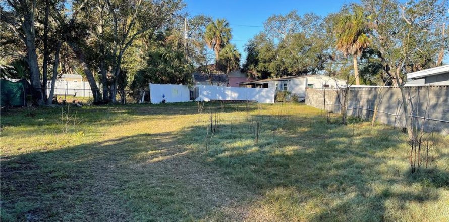 Land in Saint Petersburg, Florida № 1525435