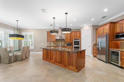 Casa en venta en Tampa, Florida, 5 dormitorios, 369.57 m2 № 1598350 - foto 15