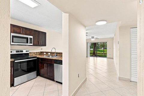 Copropriété à vendre à Sunrise, Floride: 2 chambres, 91.6 m2 № 2191873 - photo 3