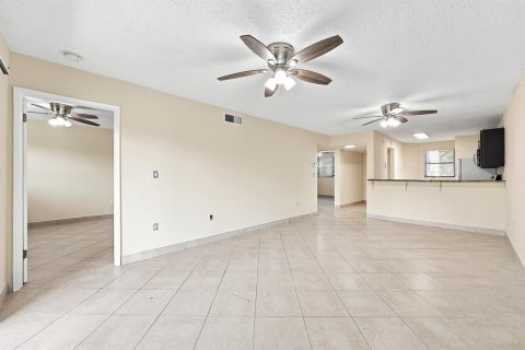 Copropriété à vendre à Sunrise, Floride: 2 chambres, 91.6 m2 № 2191873 - photo 21