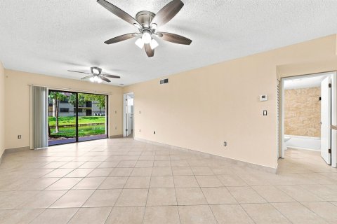 Copropriété à vendre à Sunrise, Floride: 2 chambres, 91.6 m2 № 2191873 - photo 16