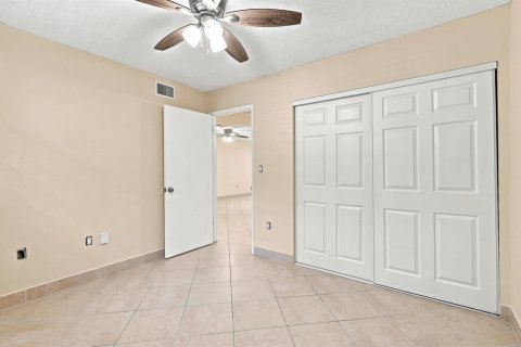 Copropriété à vendre à Sunrise, Floride: 2 chambres, 91.6 m2 № 2191873 - photo 12