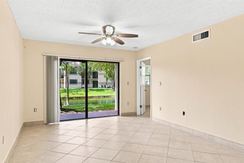 Copropriété à vendre à Sunrise, Floride: 2 chambres, 91.6 m2 № 2191873 - photo 19