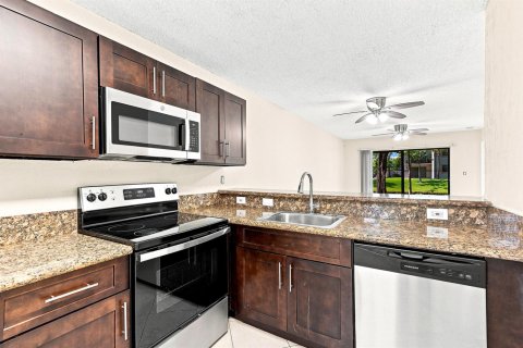 Copropriété à vendre à Sunrise, Floride: 2 chambres, 91.6 m2 № 2191873 - photo 6