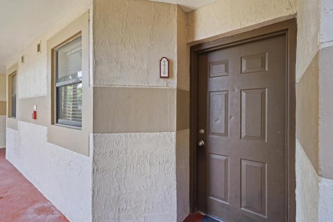 Copropriété à vendre à Sunrise, Floride: 2 chambres, 91.6 m2 № 2191873 - photo 2