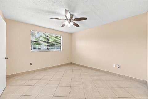 Copropriété à vendre à Sunrise, Floride: 2 chambres, 91.6 m2 № 2191873 - photo 23