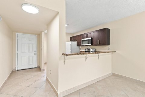 Copropriété à vendre à Sunrise, Floride: 2 chambres, 91.6 m2 № 2191873 - photo 9