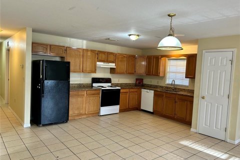 House in Wauchula, Florida 3 bedrooms, 125.33 sq.m. № 1815579 - photo 13