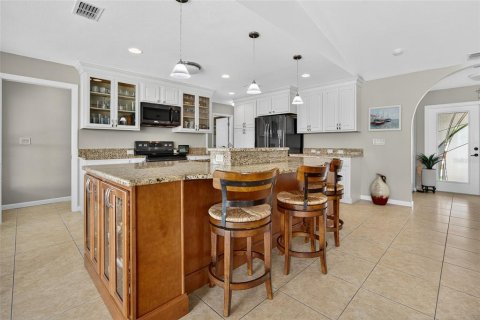 House in Punta Gorda, Florida 3 bedrooms, 155.98 sq.m. № 1903130 - photo 8