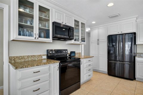 House in Punta Gorda, Florida 3 bedrooms, 155.98 sq.m. № 1903130 - photo 12