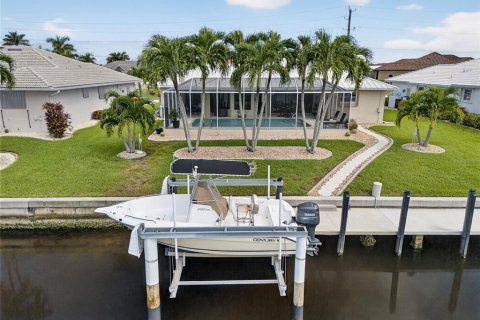 House in Punta Gorda, Florida 3 bedrooms, 155.98 sq.m. № 1903130 - photo 29