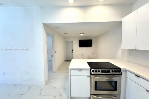 Купить виллу или дом в Норт-Майами, Флорида 4 спальни, 224.82м2, № 2027011 - фото 9