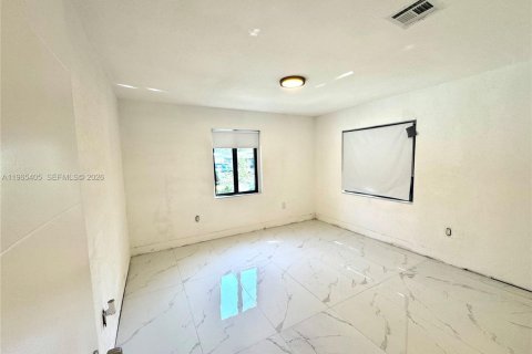 Купить виллу или дом в Норт-Майами, Флорида 4 спальни, 224.82м2, № 2027011 - фото 10