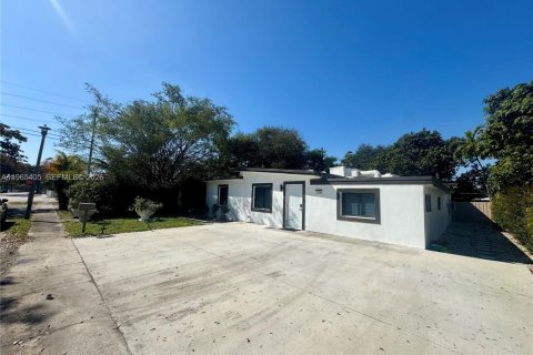 Купить виллу или дом в Норт-Майами, Флорида 4 спальни, 224.82м2, № 2027011 - фото 3