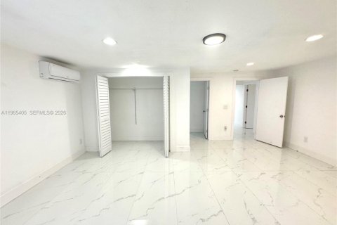 Купить виллу или дом в Норт-Майами, Флорида 4 спальни, 224.82м2, № 2027011 - фото 28