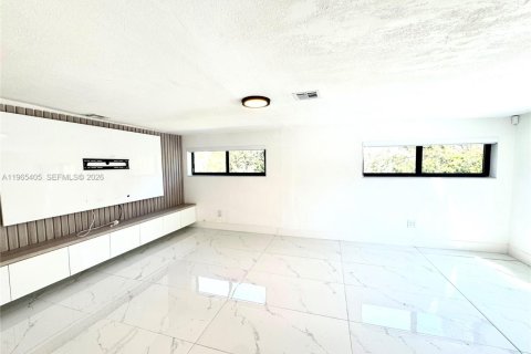 Купить виллу или дом в Норт-Майами, Флорида 4 спальни, 224.82м2, № 2027011 - фото 11