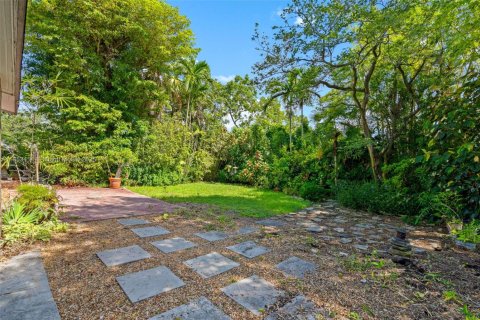 House in Miami, Florida 3 bedrooms, 150.13 sq.m. № 1882415 - photo 27