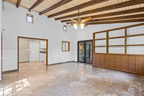 House in Miami, Florida 3 bedrooms, 150.13 sq.m. № 1882415 - photo 11