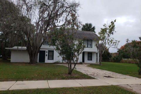 Duplex in Crescent City, Florida 4 bedrooms, 177.81 sq.m. № 841091 - photo 1