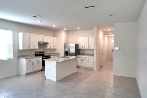 Touwnhouse à louer à Davenport, Floride: 3 chambres, 168.15 m2 № 2401092 - photo 2