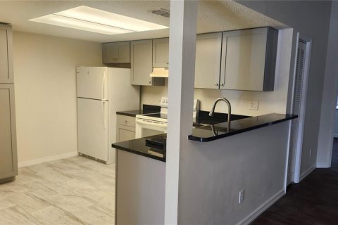 Apartment in Spring Hill, Florida 2 bedrooms, 89.19 sq.m. № 2156578 - photo 3